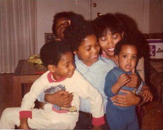 Yamina Collins in back with her mother Dee Collins